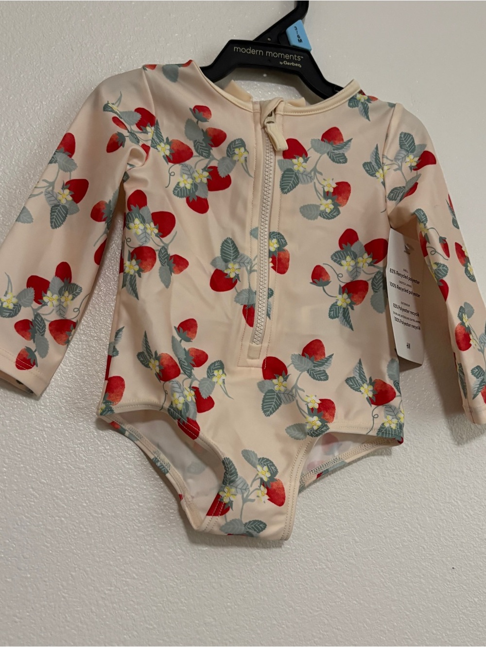 Girls H&M Cream Strawberry-Print Long-Sleeve Baby Swim One-Piece 3-6 months - Picture 2 of 9